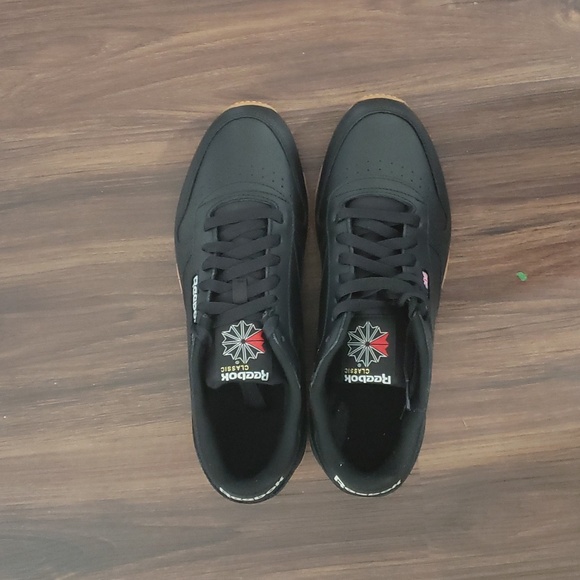 NWT Mens Classic Leather Reebok Running Sneakers - Picture 4 of 5